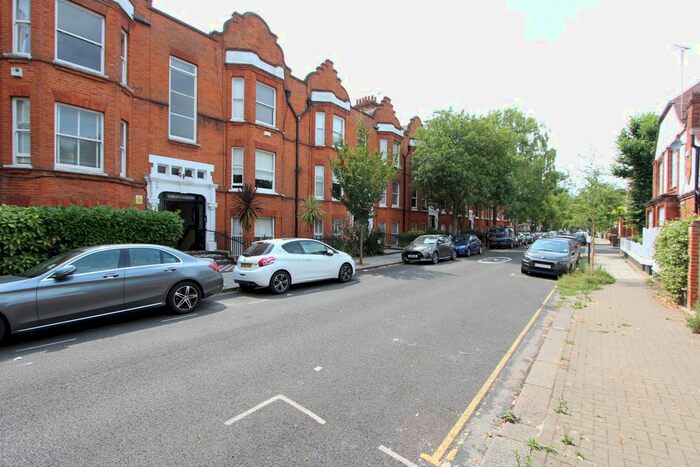 3 Bedroom Flat To Rent In Flanders Mansions, Flanders Road, London, W4