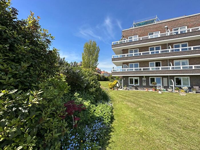 3 Bedroom Apartment For Sale In Chesterfield Road, Meads, Eastbourne, BN20