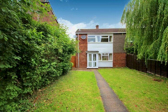 3 Bedroom Semi-Detached House To Rent In Roxwell Path, Aylesbury *Zero Deposit Option*, HP20