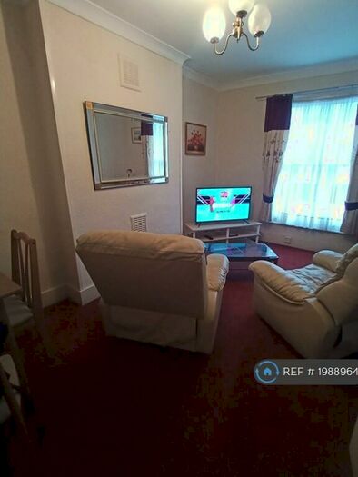 1 Bedroom Flat To Rent In Second Floor, Highbury, N5