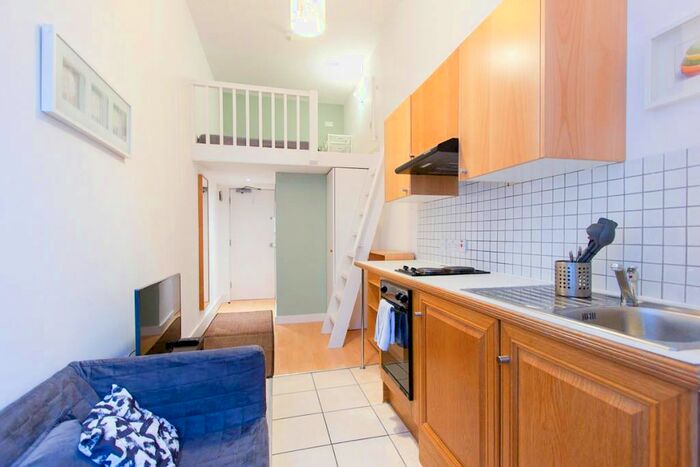 Studio To Rent In Penywern Road, Earls Court, London, SW5