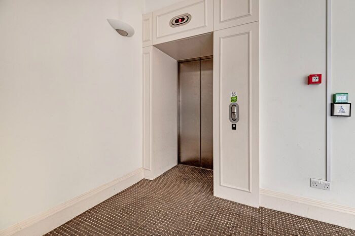 1 Bedroom Flat For Sale In Shaw Drive, Bearsden, Glasgow, G61