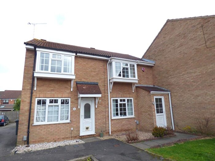 2 Bedroom Terraced House To Rent In Renshaw Close, Luton, LU2