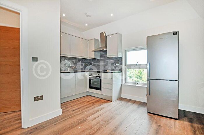 2 Bedroom Apartment To Rent In Archway Road, London, N6