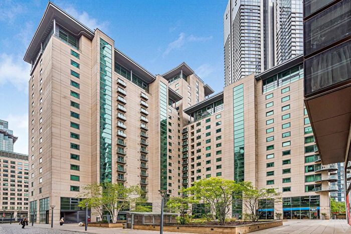 2 Bedroom Flat For Sale In South Quay Square, London, E14