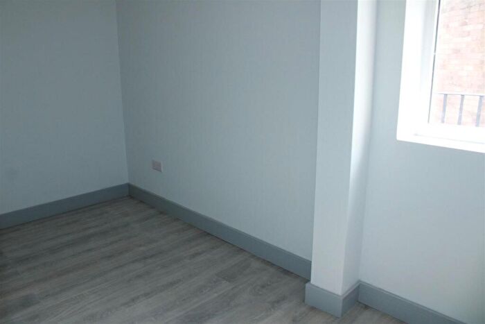 2 Bedroom Flat To Rent In Walsall Road, West Bromwich, B71