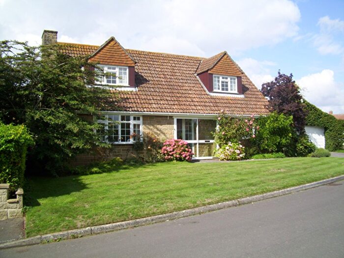 3 Bedroom Detached House To Rent In Whitehall Close, South Petherton, TA13