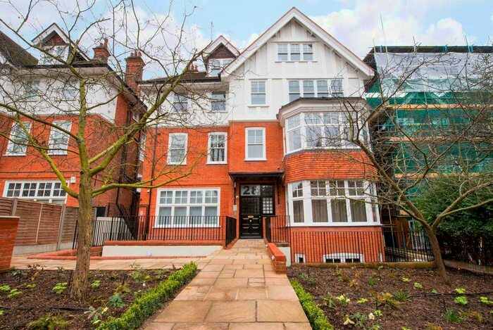 3 Bedroom Flat To Rent In Lyndhurst Road, London, NW3