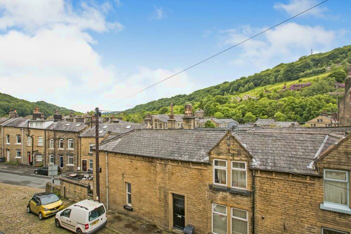 1 Bedroom Apartment To Rent In Melbourne Street, Hebden Bridge, West Yorkshire, HX7