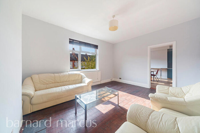 2 Bedroom Flat To Rent In Addiscombe Court Road, Croydon, CR0