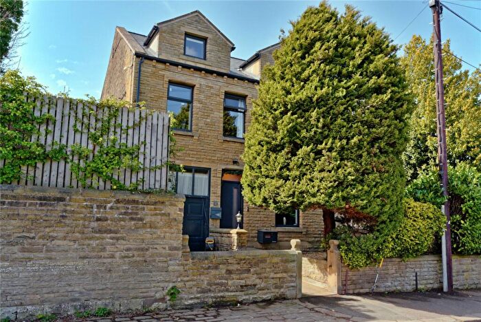 5 Bedroom Detached House For Sale In Moor End Road, Huddersfield, West Yorkshire, HD4