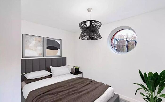 2 Bedroom Flat To Rent In Macklin Street, London, WC2B