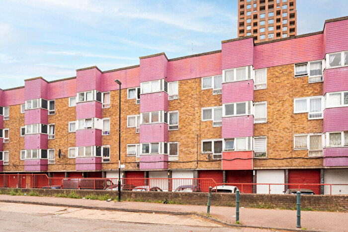 1 Bedroom Flat To Rent In Lovelinch Close, Peckham, London, SE15
