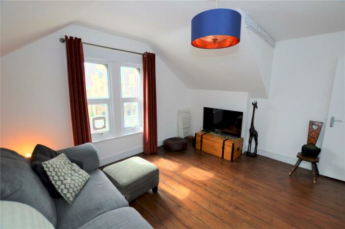 2 Bedroom Apartment To Rent In Colby Road, London, SE19