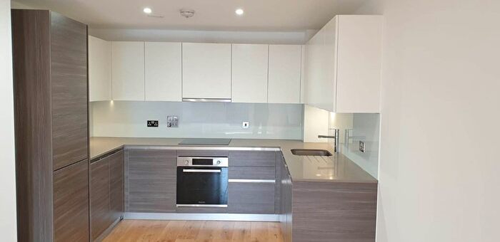 2 Bedroom Flat To Rent In Lampton Road, Hounslow, TW3