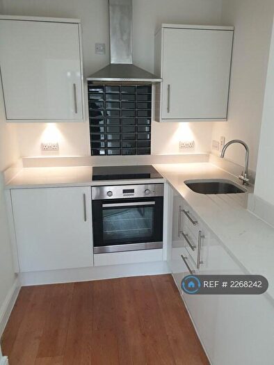 2 Bedroom Flat To Rent In Parish Ghyll Drive Ilkley, Ilkley, LS29