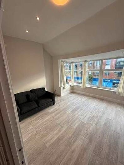 1 Bedroom Flat To Rent In High Road, Woodford Green, IG8