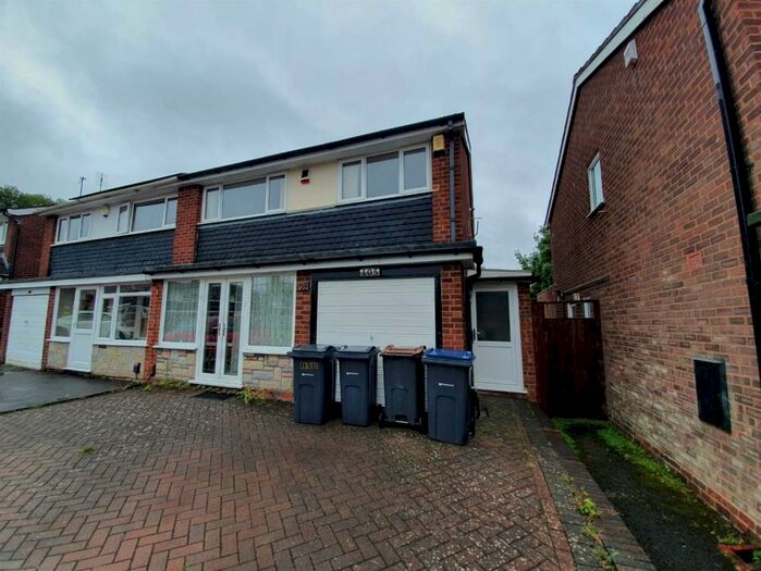 3 Bedroom Semi-Detached House To Rent In Arosa Drive, Selly Oak, Birmingham, West Midlands, B17
