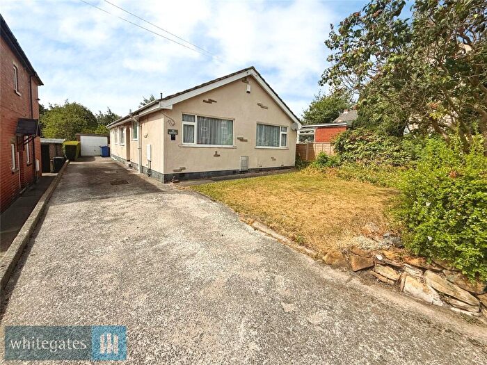 3 Bedroom Bungalow For Sale In Godley Street, Royston, S71