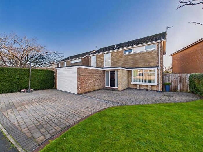 4 Bedroom Detached House For Sale In Earnshaw Way, Whitley Bay, NE25