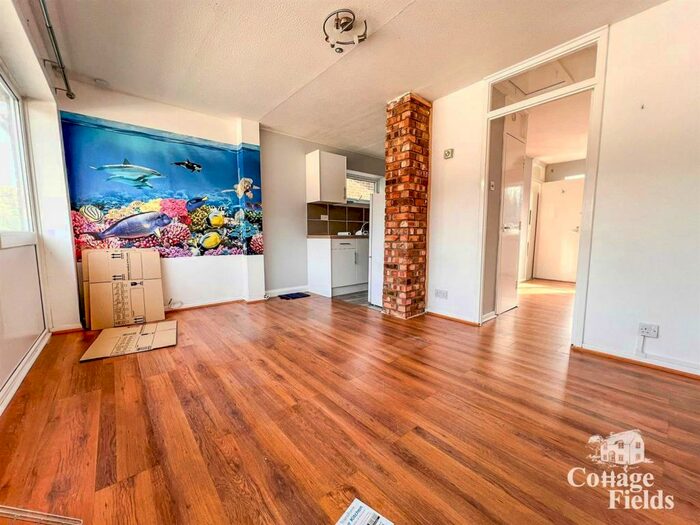 1 Bedroom Flat To Rent In Berners Way, Broxbourne, EN10