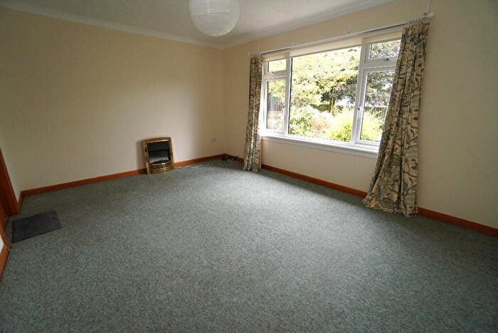 2 Bedroom Detached Bungalow For Sale In Buchanan Street, G63