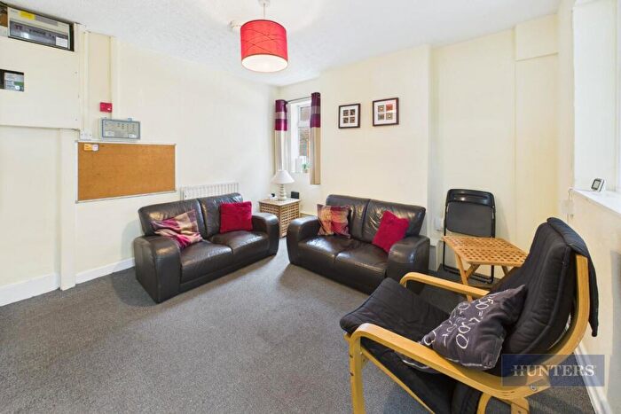 5 Bedroom Semi-Detached House To Rent In Osborne Road North - Student Property, SO17