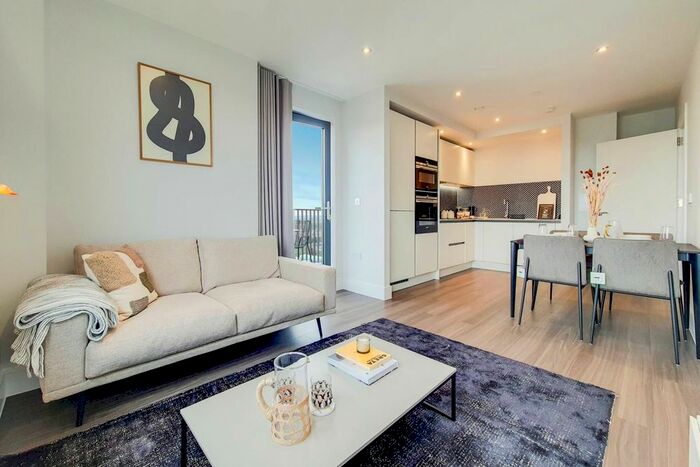 1 Bedroom Flat To Rent In Merrick Road, Southall, London, UB2