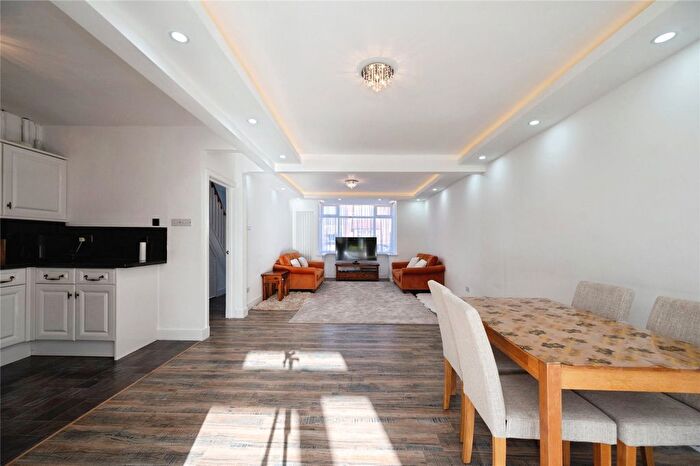 3 Bedroom Semi Detached House For Sale In Compton Road, Portsmouth, Hampshire, PO2