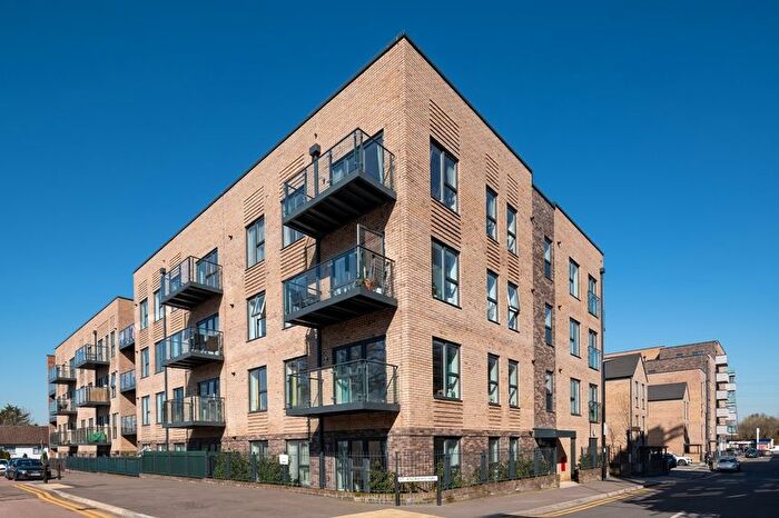 1 Bedroom Flat For Sale In Station Approach, Watford, WD19