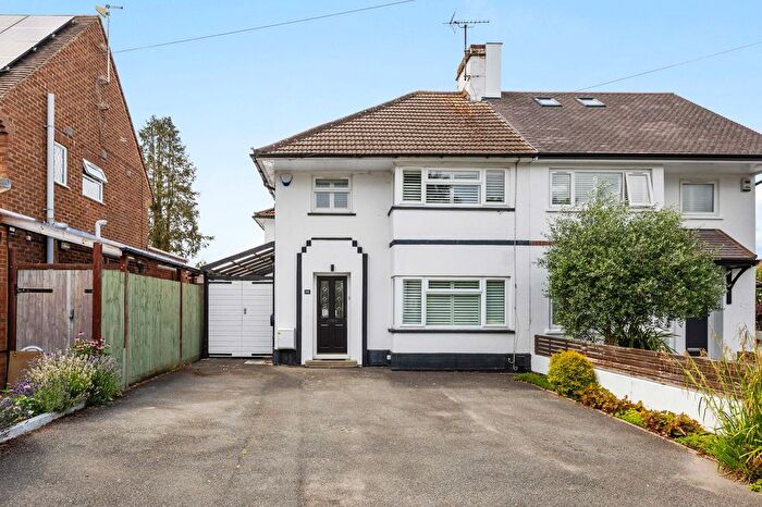 4 Bedroom Semi-Detached House For Sale In Bearton Green, Hitchin, SG5