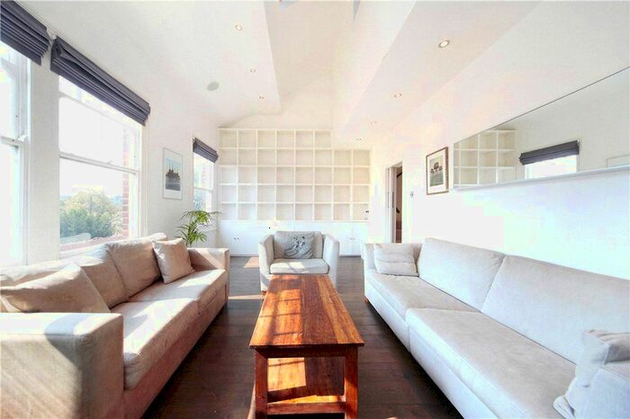 3 Bedroom Flat To Rent In Clapham Common North Side, Battersea, SW4