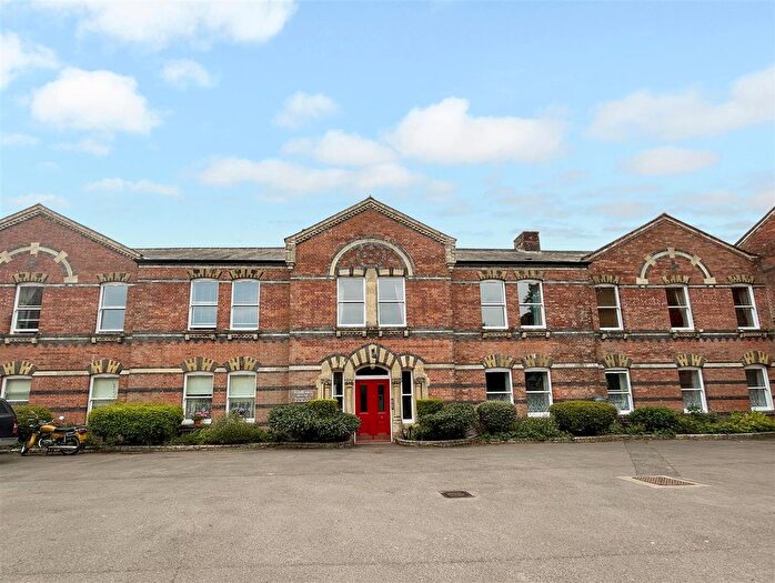 2 Bedroom Property To Rent In Sherren Avenue, Charlton Down, DT2