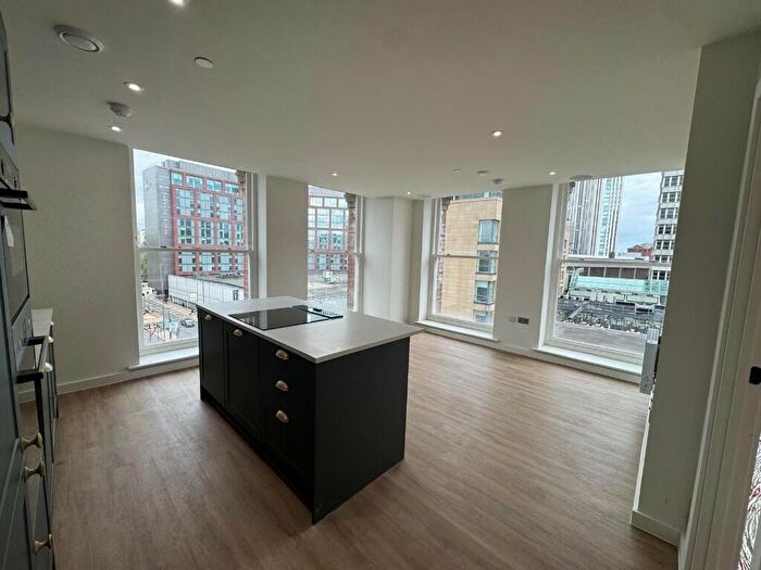 1 Bedroom Apartment To Rent In Woodhouse Lane, Leeds, West Yorkshire, LS1