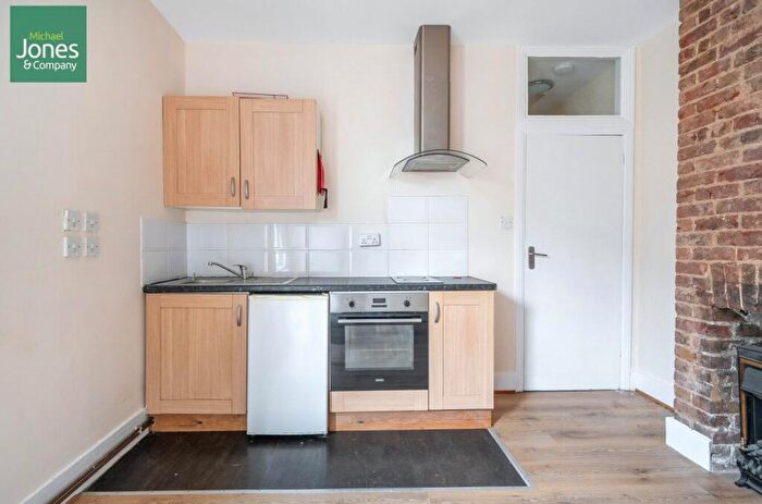 Flat To Rent In Rowlands Road, Worthing, BN11