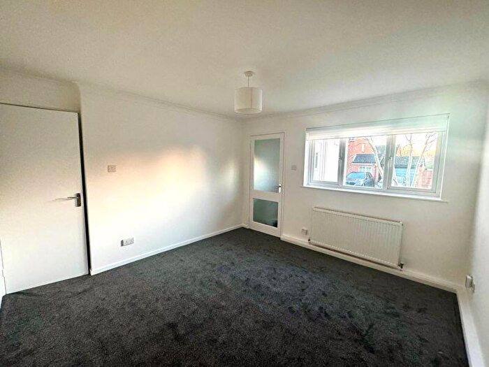 1 Bedroom Maisonette To Rent In Sampson Avenue, Barnet, EN5
