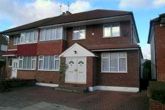 1 Bedroom Flat To Rent In Ivy Road, London, N14