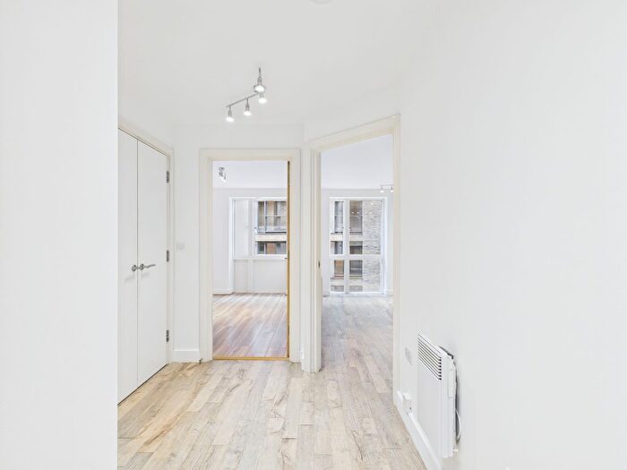 1 Bedroom Flat For Sale In Essex Street, City Centre, Birmingham, B5
