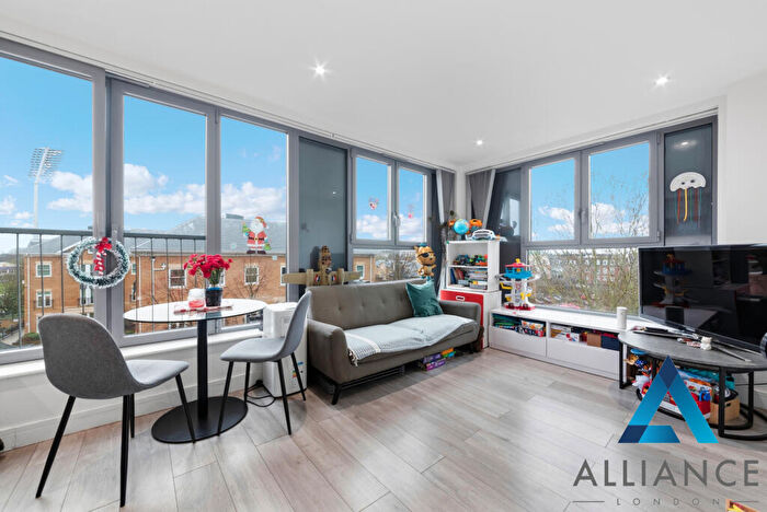 1 Bedroom Apartment To Rent In , New London Road, Chelmsford, Essex, CM2