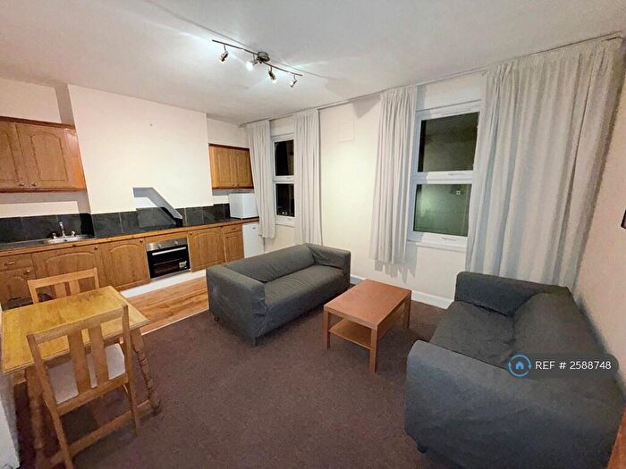 2 Bedroom Flat To Rent In Harbut Road, London, SW11