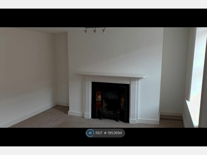 2 Bedroom Flat To Rent In Thoroughfare, Halesworth, IP19