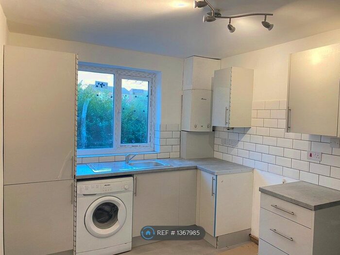 3 Bedroom Terraced House To Rent In Bexhill Walk, London, E15