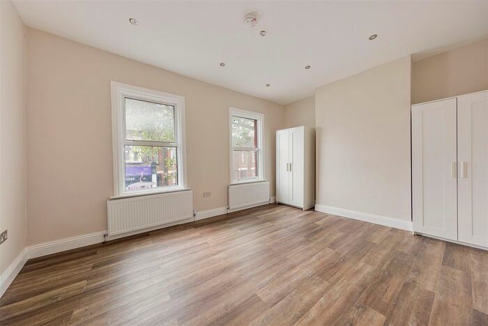 1 Bedroom Flat To Rent In High Road Leyton, London, E10