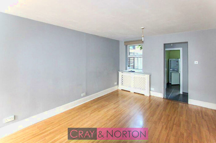 Flat To Rent In Portland Road, South Norwood, SE25