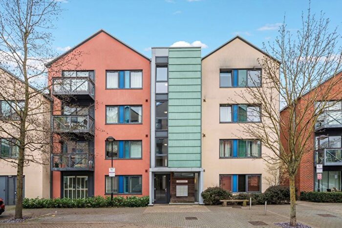 1 Bedroom Flat To Rent In Union Lane, Isleworth, TW7
