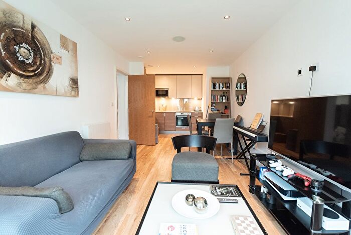 1 Bedroom Flat For Sale In Aerodrome Road, Beaufort Park, Colindale, NW9