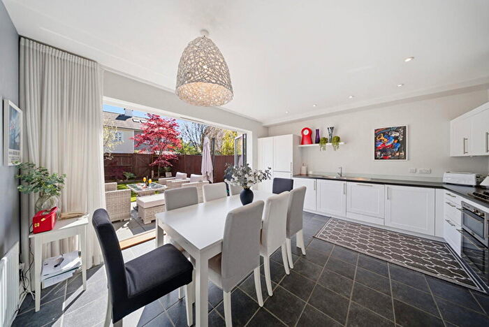 4 Bedroom Terraced House For Sale In Beaumont Drive, Worcester Park, KT4