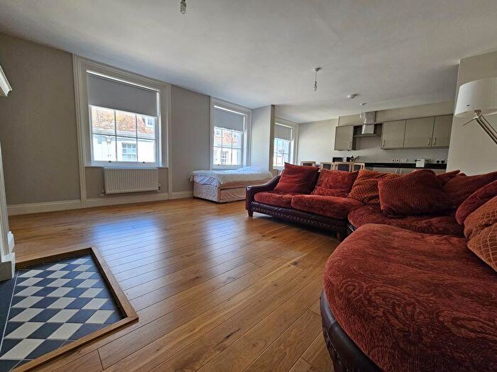 2 Bedroom Flat To Rent In High East Street, Dorchester, DT1