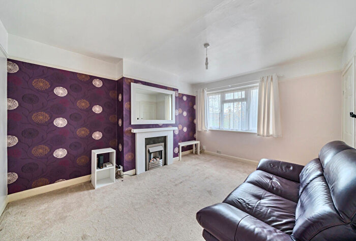 2 Bedroom Maisonette For Sale In Stafford Road, Wallington, SM6