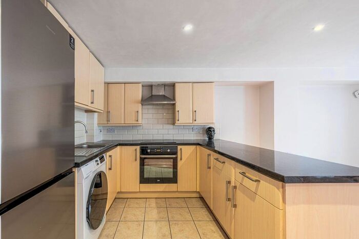 1 Bedroom Flat To Rent In High Street Barnet, Barnet, EN5